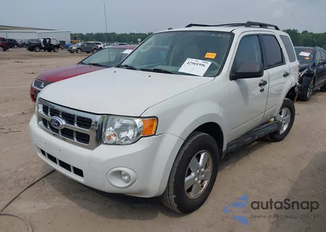 2010 Ford Escape Xlt z USA, uszkodzony, nr VIN 1FMCU0D70AKC30518